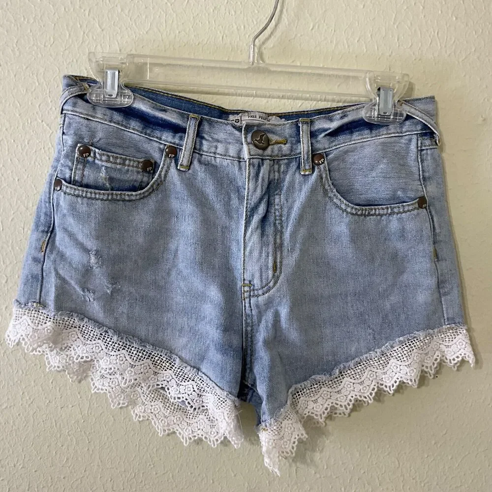 Free People shorts women’s 5 pocket lace trim women’s Distressed Denim Size 26